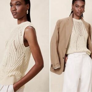 Banana Republic Sleeveless Open Stitch Transition Crewneck Cream Sweater Small